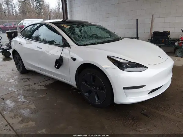 5YJ3E1EA8PF565050 2023 TESLA MODEL 3 - Image 1