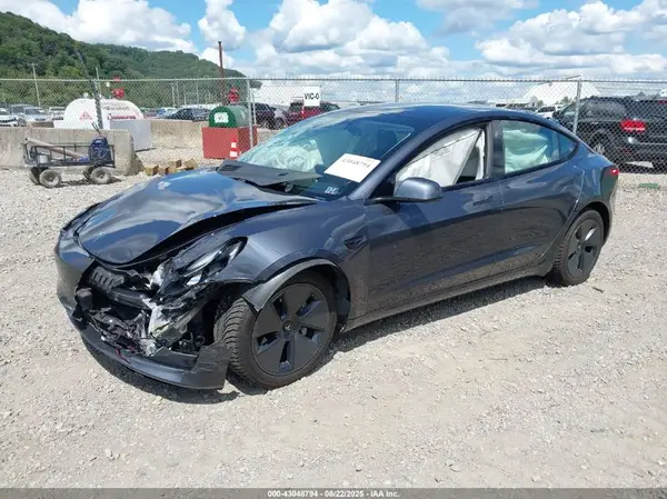 5YJ3E1EA8PF567641 2023 TESLA MODEL 3 - Image 2