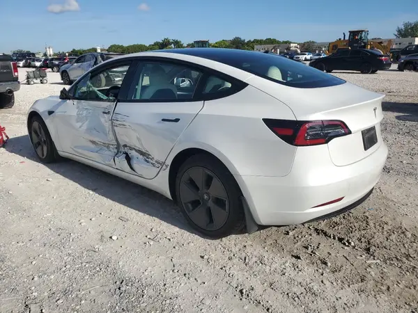 5YJ3E1EA8PF568627 2023 TESLA MODEL 3 - Image 2