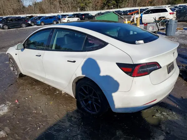 5YJ3E1EA8PF568823 2023 TESLA MODEL 3 - Image 2