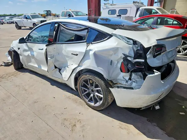 5YJ3E1EA8PF568949 2023 TESLA MODEL 3 - Image 2