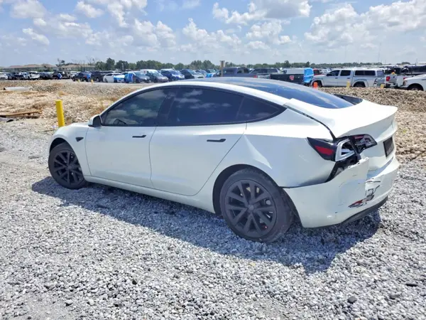 5YJ3E1EA8PF573441 2023 TESLA MODEL 3 - Image 2