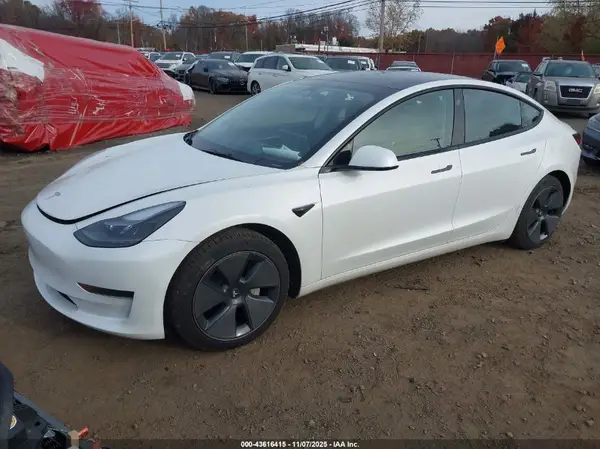 5YJ3E1EA8PF574525 2023 TESLA MODEL 3 - Image 2