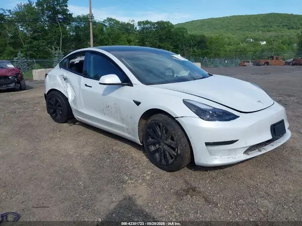 5YJ3E1EA8PF575061 2023 TESLA MODEL 3 - Image 1
