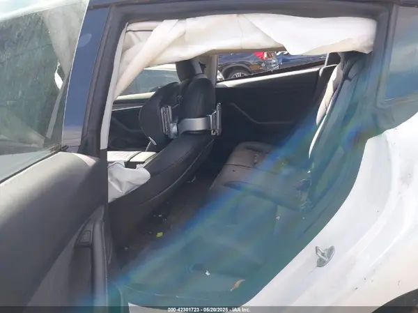 5YJ3E1EA8PF575061 2023 TESLA MODEL 3 - Image 8