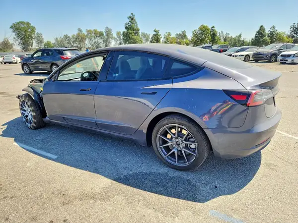 5YJ3E1EA8PF580390 2023 TESLA MODEL 3 - Image 2