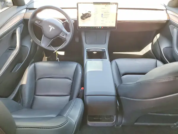 5YJ3E1EA8PF585511 2023 TESLA MODEL 3 - Image 8