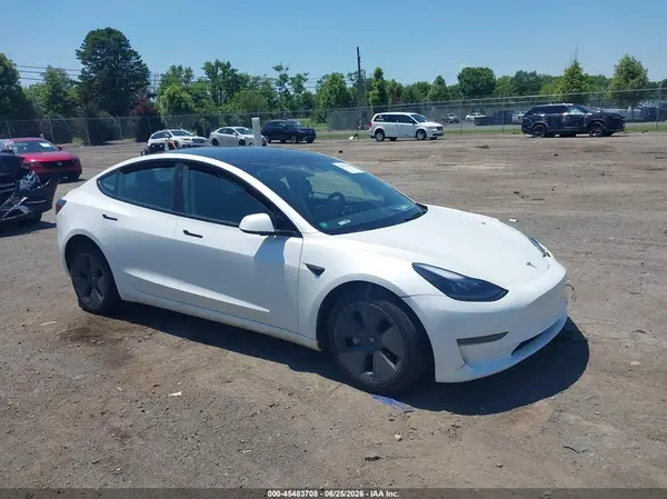 5YJ3E1EA8PF586514 2023 TESLA MODEL 3 - Image 1
