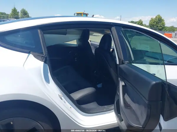 5YJ3E1EA8PF586514 2023 TESLA MODEL 3 - Image 8