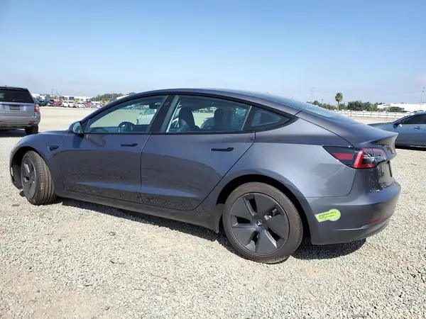 5YJ3E1EA8PF588800 2023 TESLA MODEL 3 - Image 2