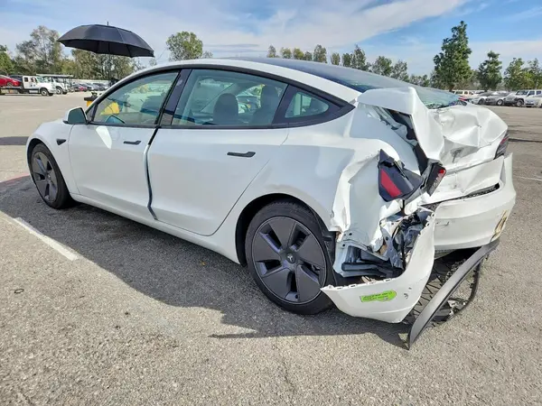 5YJ3E1EA8PF598498 2023 TESLA MODEL 3 - Image 2
