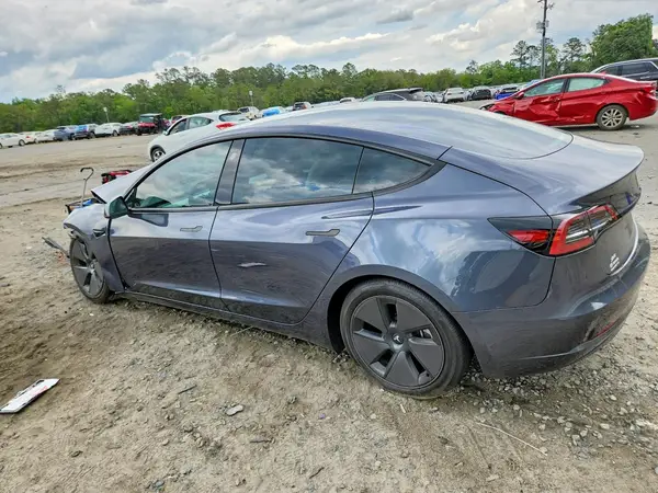 5YJ3E1EA8PF600007 2023 TESLA MODEL 3 - Image 2