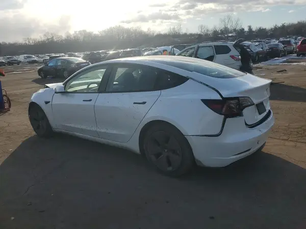 5YJ3E1EA8PF600458 2023 TESLA MODEL 3 - Image 2