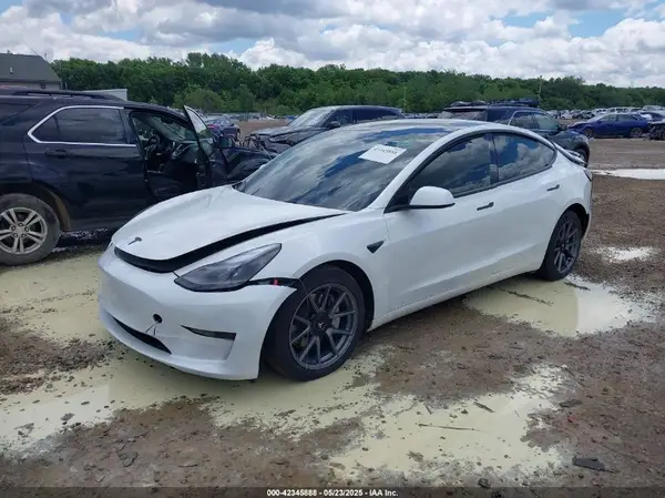 5YJ3E1EA8PF608429 2023 TESLA MODEL 3 - Image 2