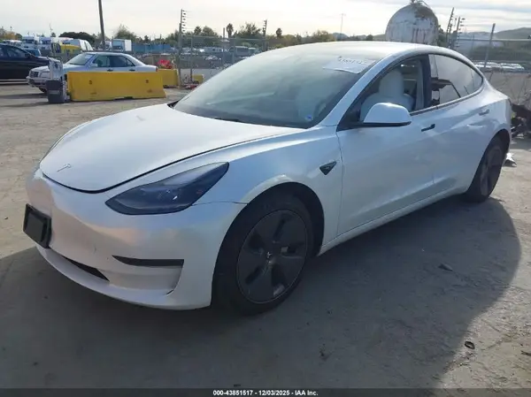 5YJ3E1EA8PF609418 2023 TESLA MODEL 3 - Image 2