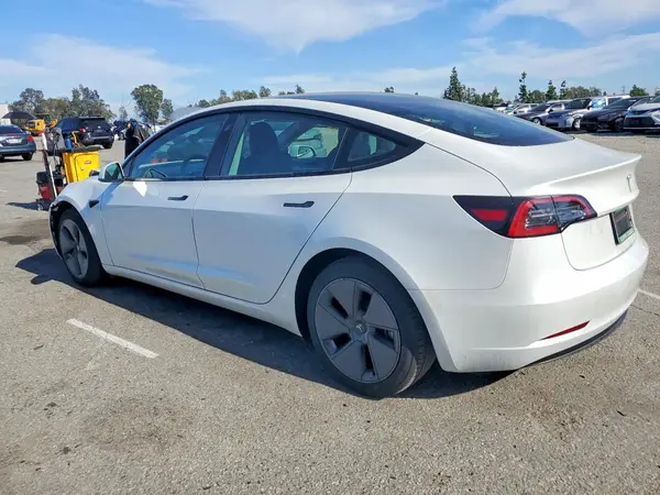 5YJ3E1EA8PF610973 2023 TESLA MODEL 3 - Image 2