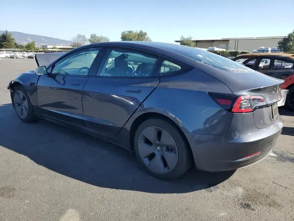 5YJ3E1EA8PF614439 2023 TESLA MODEL 3 - Image 2