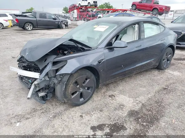 5YJ3E1EA8PF622752 2023 TESLA MODEL 3 - Image 2