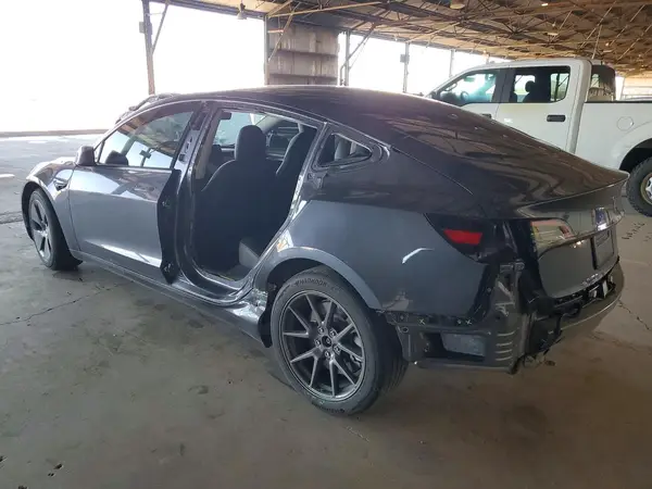 5YJ3E1EA8PF623092 2023 TESLA MODEL 3 - Image 2