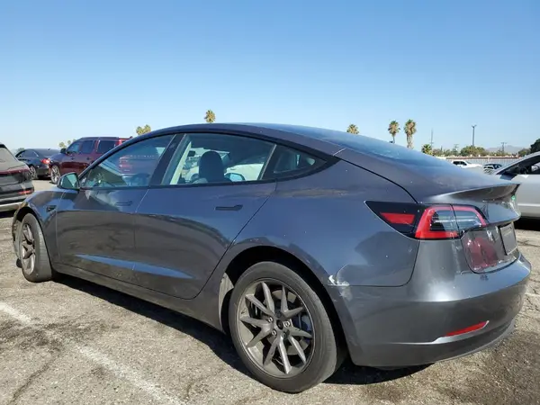5YJ3E1EA8PF623786 2023 TESLA MODEL 3 - Image 2