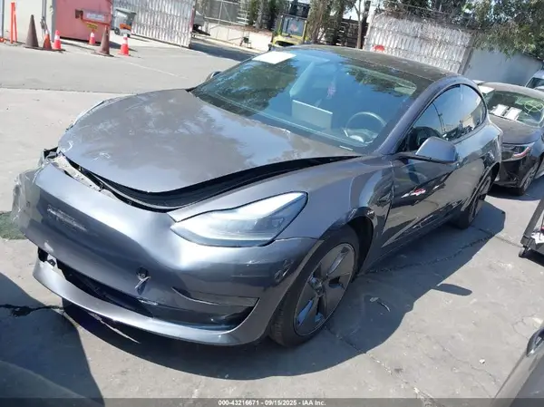 5YJ3E1EA8PF624596 2023 TESLA MODEL 3 - Image 2