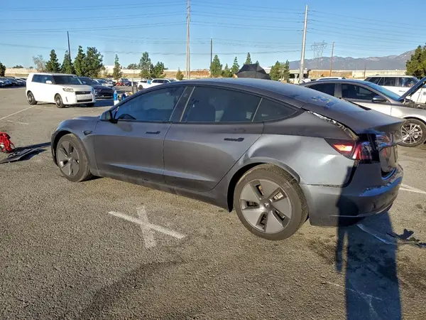 5YJ3E1EA8PF624646 2023 TESLA MODEL 3 - Image 2