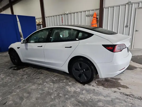5YJ3E1EA8PF626218 2023 TESLA MODEL 3 - Image 2