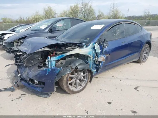 5YJ3E1EA8PF637963 2023 TESLA MODEL 3 - Image 2