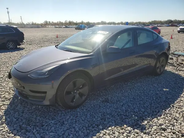 5YJ3E1EA8PF643472 2023 TESLA MODEL 3 - Image 1