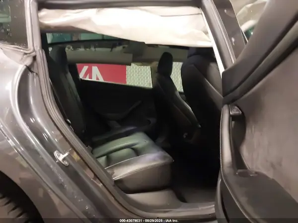 5YJ3E1EA8PF644377 2023 TESLA MODEL 3 - Image 8