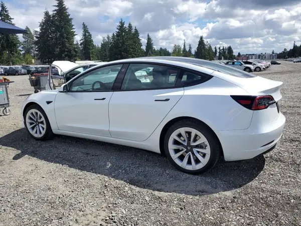 5YJ3E1EA8PF644881 2023 TESLA MODEL 3 - Image 2