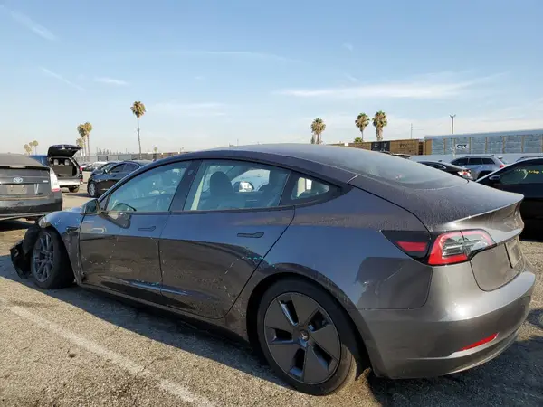 5YJ3E1EA8PF651555 2023 TESLA MODEL 3 - Image 2