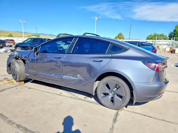 5YJ3E1EA8PF659090 2023 TESLA MODEL 3 - Image 2