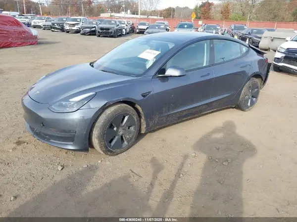 5YJ3E1EA8PF664659 2023 TESLA MODEL 3 - Image 2