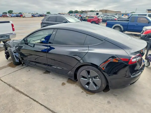 5YJ3E1EA8PF681879 2023 TESLA MODEL 3 - Image 2