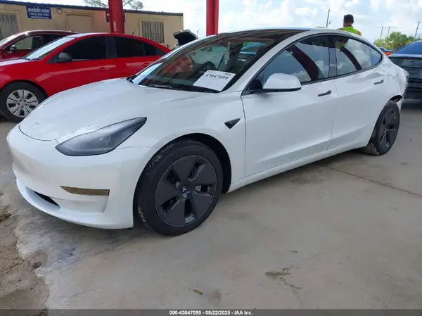 5YJ3E1EA8PF682496 2023 TESLA MODEL 3 - Image 2
