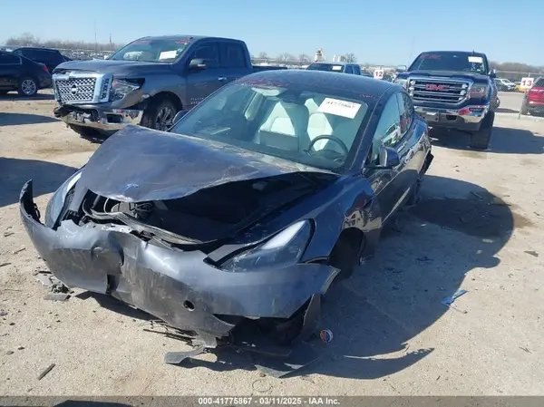 5YJ3E1EA8PF682790 2023 TESLA MODEL 3 - Image 2