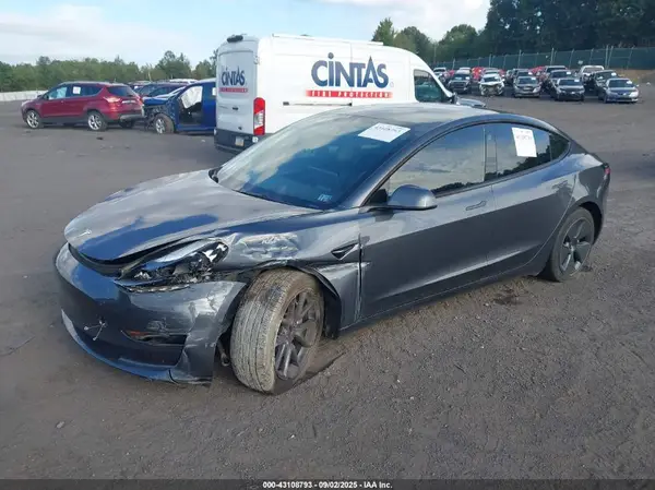5YJ3E1EA8PF685768 2023 TESLA MODEL 3 - Image 2