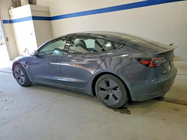 5YJ3E1EA8PF690498 2023 TESLA MODEL 3 - Image 2