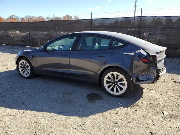 5YJ3E1EA8PF693563 2023 TESLA MODEL 3 - Image 2
