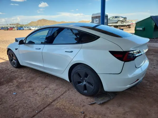5YJ3E1EA8PF697015 2023 TESLA MODEL 3 - Image 2