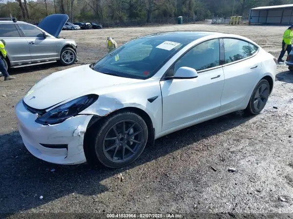 5YJ3E1EA8PF699752 2023 TESLA MODEL 3 - Image 2