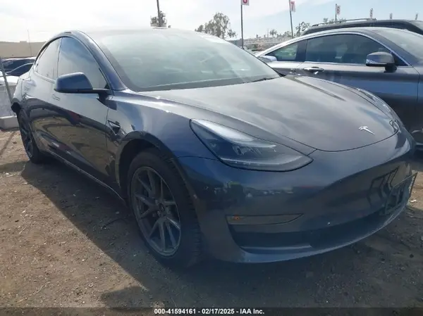 5YJ3E1EA8PF700690 2023 TESLA MODEL 3 - Image 1