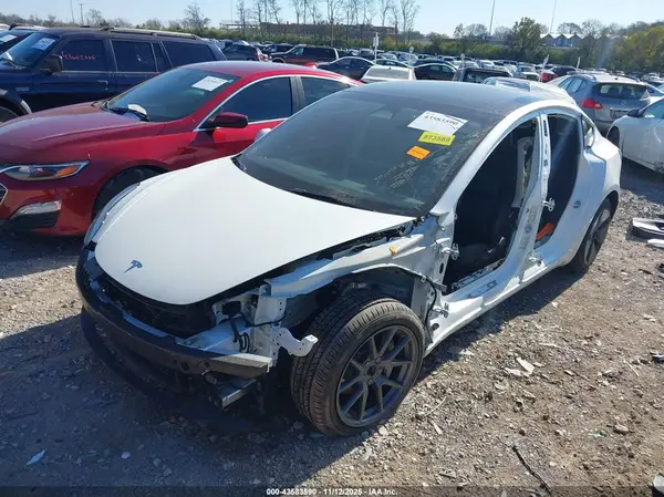 5YJ3E1EA8PF701080 2023 TESLA MODEL 3 - Image 2
