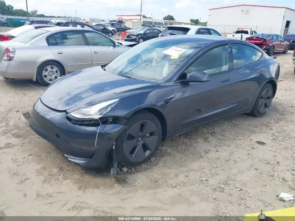 5YJ3E1EA8PF704769 2023 TESLA MODEL 3 - Image 2