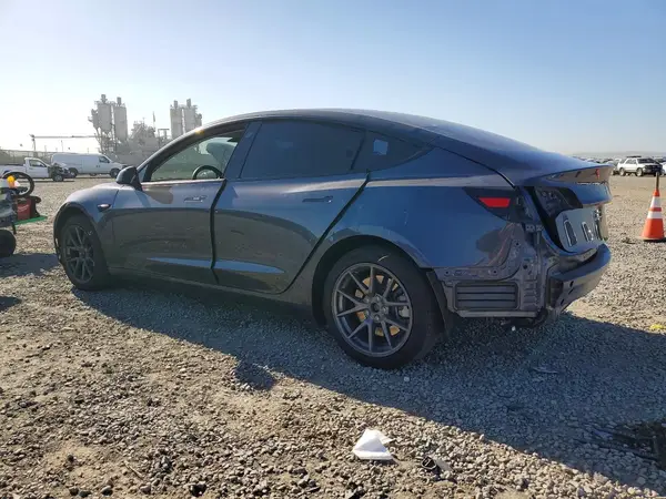 5YJ3E1EA8PF715190 2023 TESLA MODEL 3 - Image 2