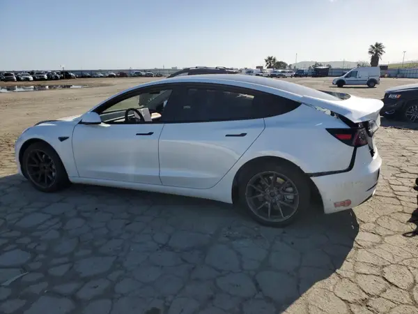 5YJ3E1EA8PF715450 2023 TESLA MODEL 3 - Image 2