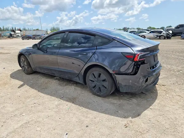 5YJ3E1EA8RF721154 2024 TESLA MODEL 3 - Image 2