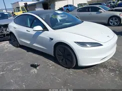 5YJ3E1EA8RF725060 2024 TESLA MODEL 3