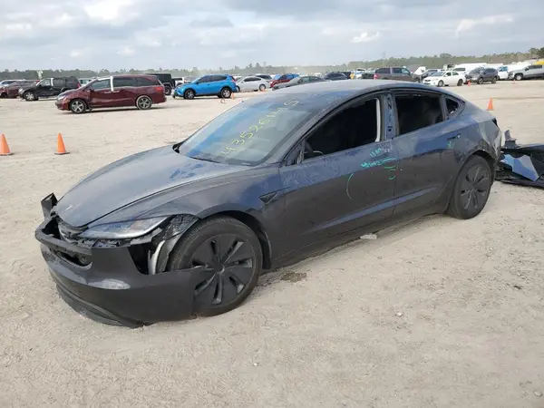 5YJ3E1EA8RF726631 2024 TESLA MODEL 3 - Image 1